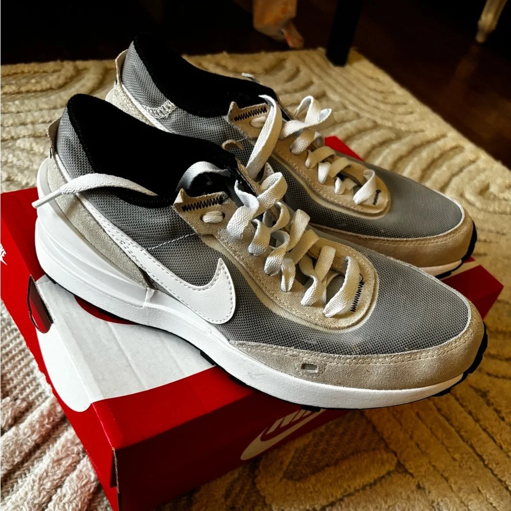 Nike waffle one size 5Y